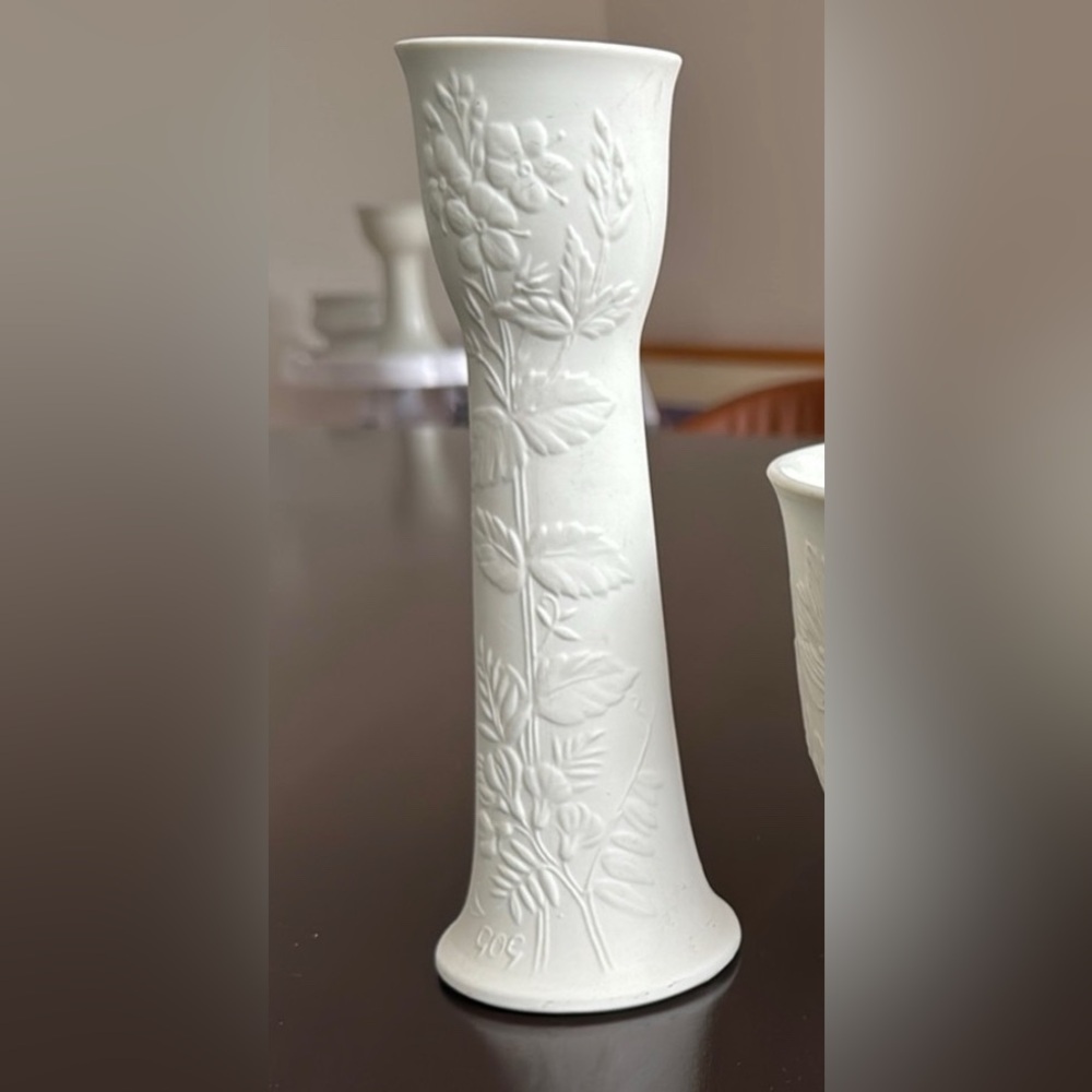 Arabia Finland Suvi matte porcelain vase
